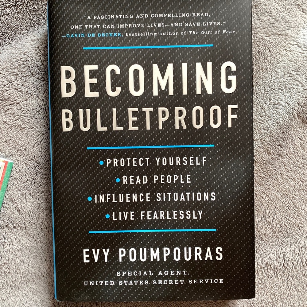 2- Books - Picture 4 of 6